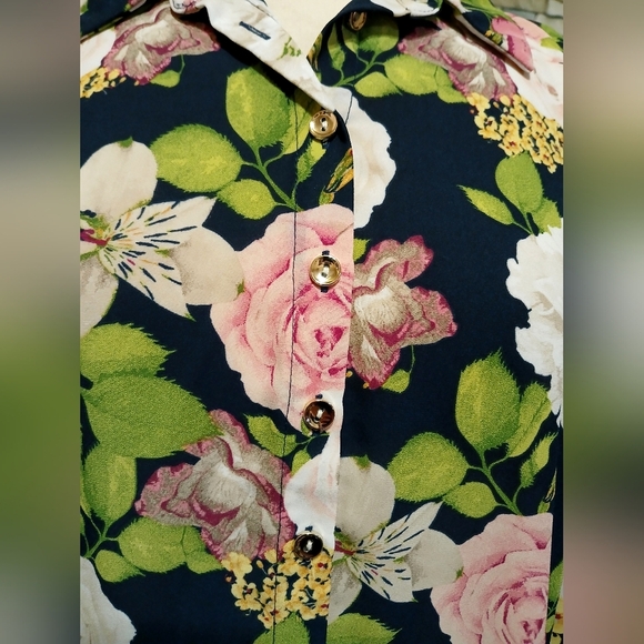 CATO Large Long‎ Sleeved Floral Blouse Asymmetrical Hem - Picture 2 of 6